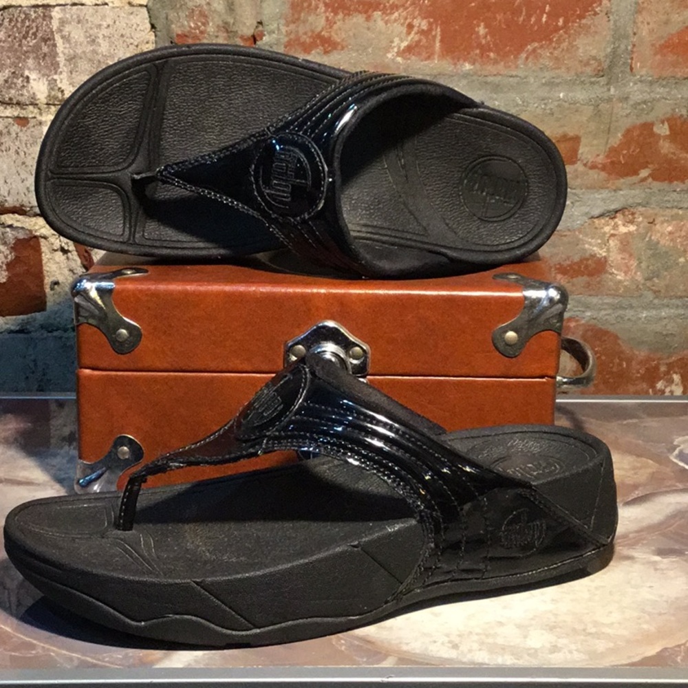 Fitflop black logo flipflops